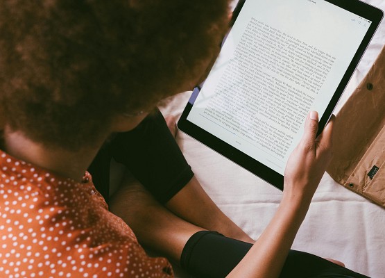 10 plataformas para ler livros de graça